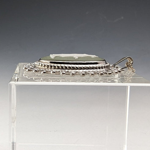 1978 British Vintage Wedgwood Sterling Silver & Green Jasper Pendant Necklace